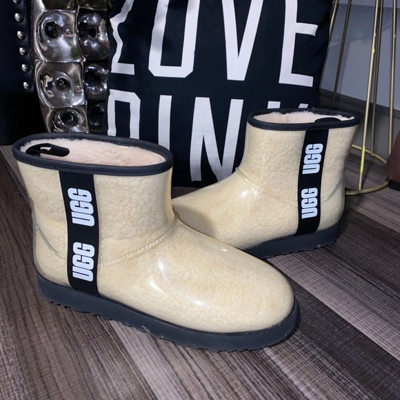 Ugg boots - Picture 10 of 12